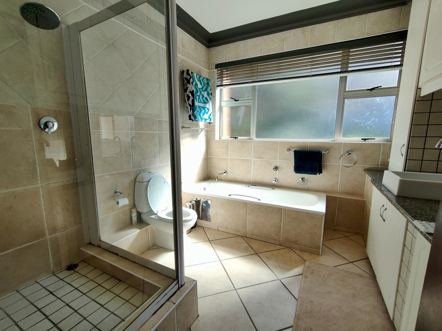 3 Bedroom Property for Sale in Kosmos North West